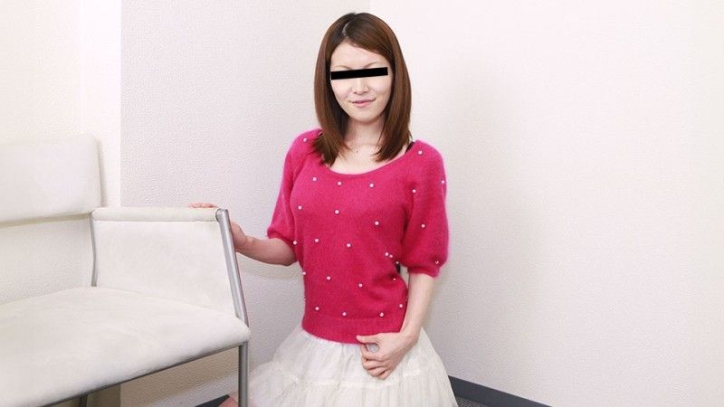 Natural Girl: Raw Sex with an Apparel Clerk in a Fitting Room - Anna Kirishima